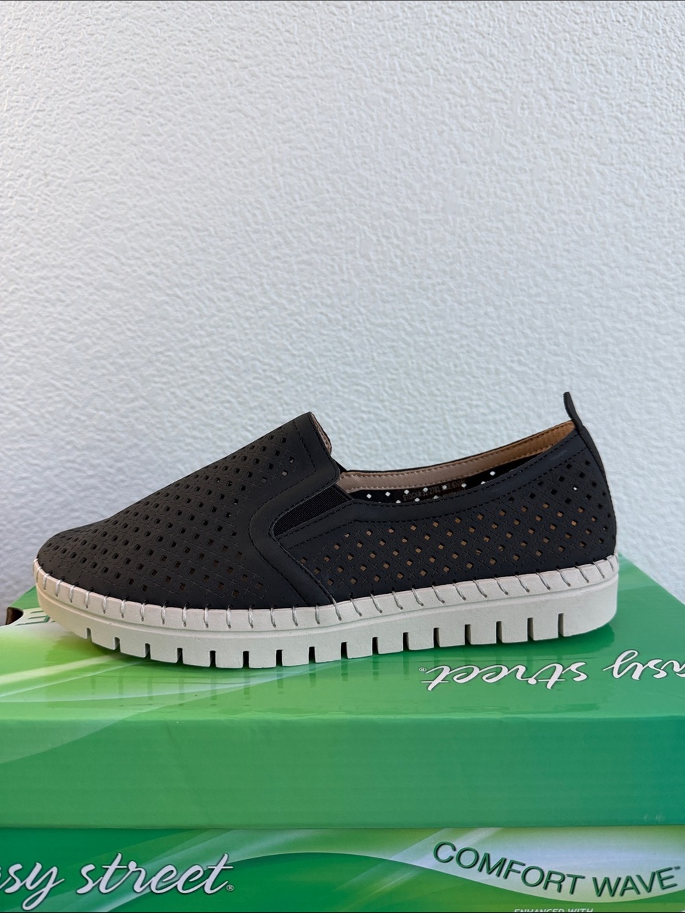 easy street Black Fresh Slip-On Sneaker NIB